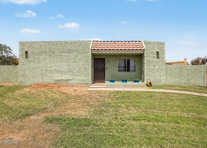 803 E Cochise Drive - Photo 1