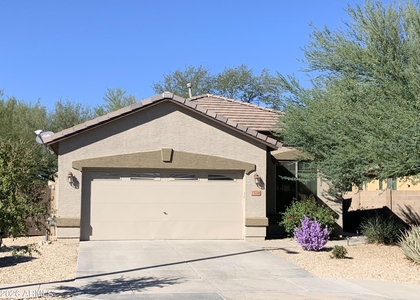 15246 W Jefferson Street - Photo 1