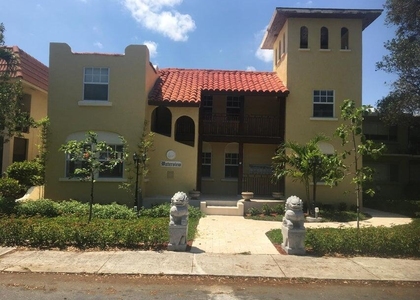 407 S Lakeside Drive - Photo 1