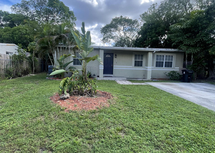 1036 Nw 11th Place - Photo 1
