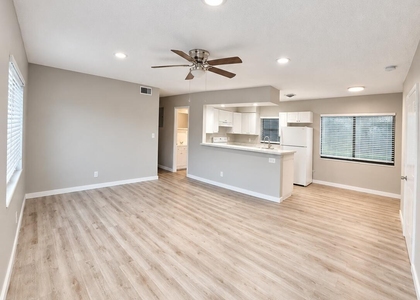 3801 N Andrews Avenue - Photo 1