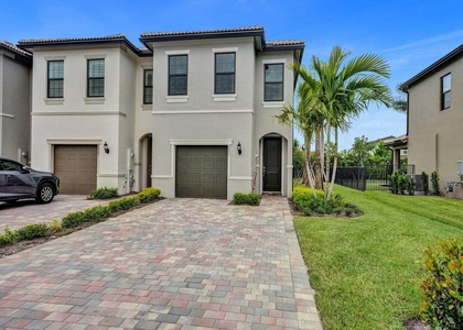 4825 Chantilly Road - Photo 1