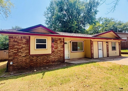 808 Catherine Drive - Photo 1