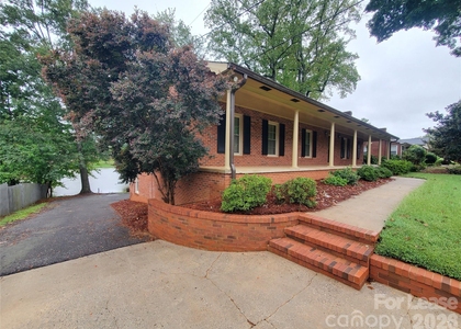614 Carolina Avenue S - Photo 1