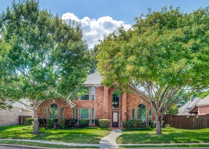 306 Tustin Court - Photo 1