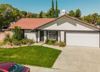 203 Linda Court - Photo 1
