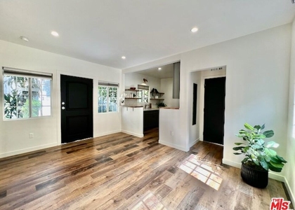 652 N Dillon Street - Photo 1