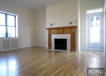 Second Avenue - Photo 1