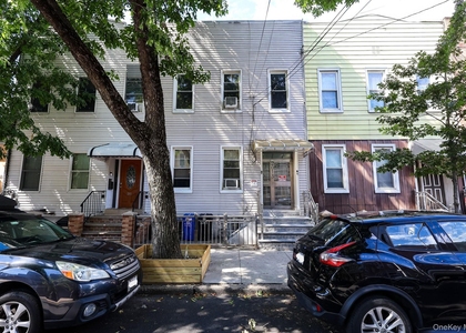20-13 Greene Avenue - Photo 1