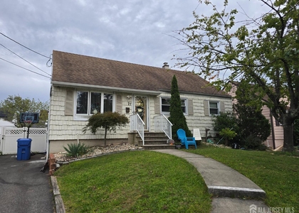 27 Melvin Avenue - Photo 1