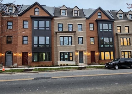 113 N West Street - Photo 1