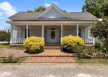 106 W Ivey Street - Photo 1