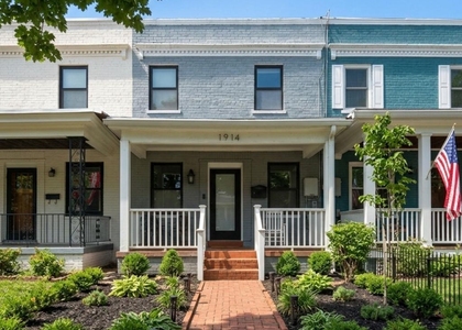 1914 D Street Ne - Photo 1