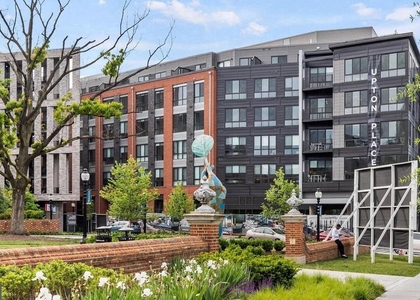 4000 Wisconsin Avenue Nw - Photo 1