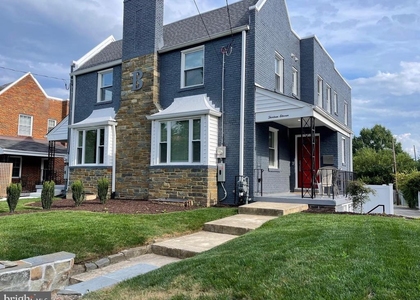1311 Allison Street Ne - Photo 1