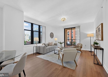 400 Massachusetts Avenue Nw - Photo 1