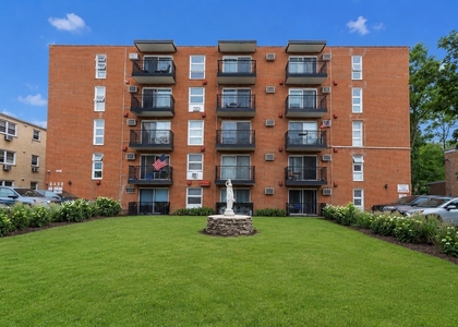 6490 N Northwest Highway - Photo 1