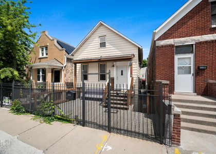 2237 S Oakley Avenue - Photo 1