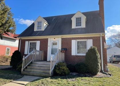 1013 W Daniel Street - Photo 1