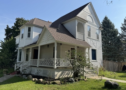 502 E Washington Street - Photo 1
