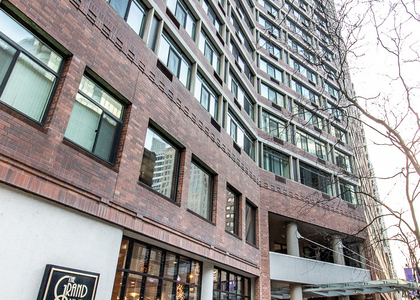 211 E Ohio Street - Photo 1