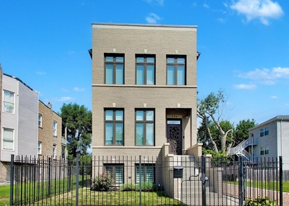 700 E 46th Street - Photo 1