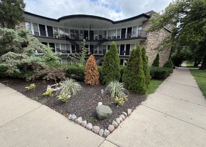 6901 N Ridge Boulevard - Photo 1