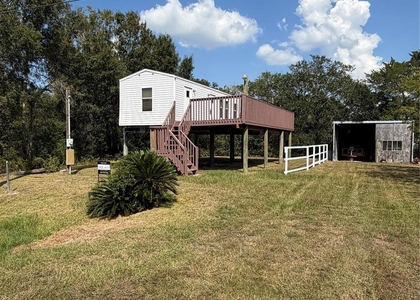 613 Troy Street - Photo 1
