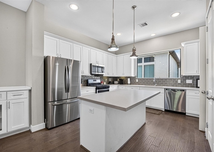 312 Palmer Street - Photo 1