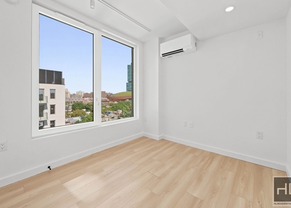 Fourth Avenue - Photo 1