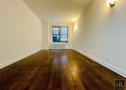 West 22 Street - Photo 1