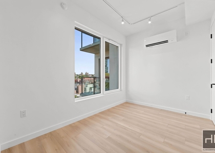Fourth Avenue - Photo 1