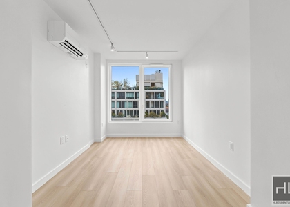 Fourth Avenue - Photo 1