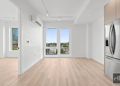 Fourth Avenue - Photo 1