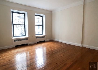 East 82 Street - Photo 1