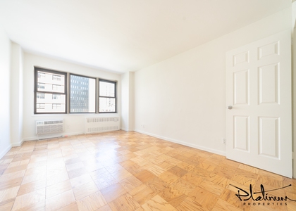 Christopher Street - Photo 1