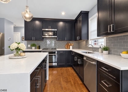 87 Benjamin St - Photo 1