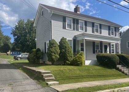 32 Willow Ave - Photo 1