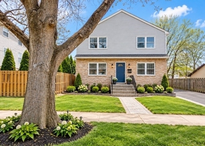 10 Cedar St - Photo 1