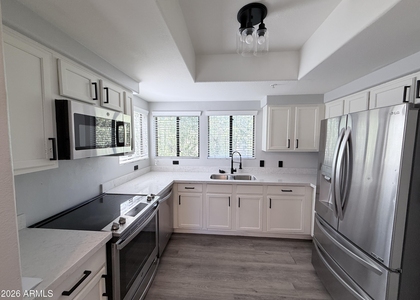 750 E Northern Avenue - Photo 1