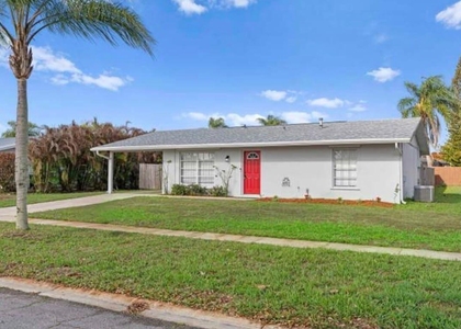 850 Sw Goodrich Street - Photo 1