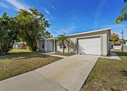 307 Se Husted Terrace - Photo 1