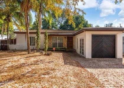 4220 Sw 13th Street - Photo 1