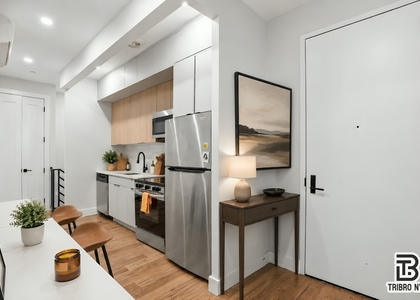 92 Manhattan Avenue - Photo 1