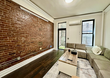 226 West 4th Street - Photo 1