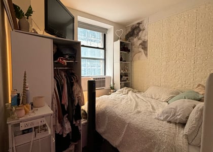 West 34th Street - Photo 1