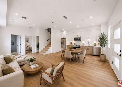 11223 Tiara Street - Photo 1