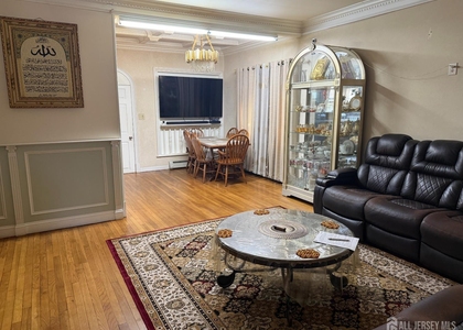 118 Swarthmore Terrace - Photo 1