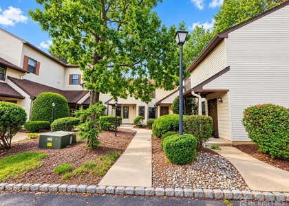 107 Woodbridge Commons Way - Photo 1