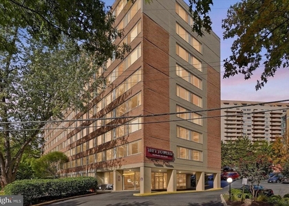 1210 N Taft Street - Photo 1